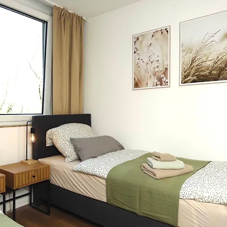 6 Bed Upscale * Bochum
