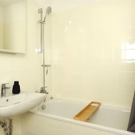6 Bed Upscale Bochum