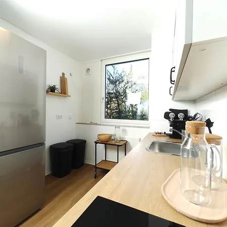 Apartment 6 Bed Upscale