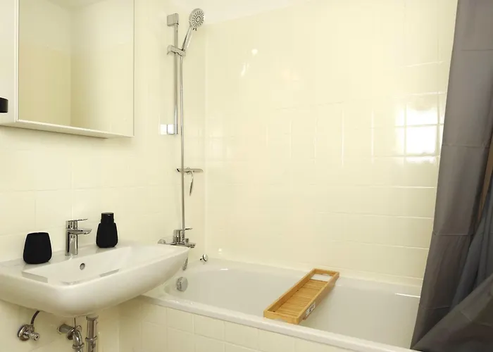 6 Bed Upscale Bochum