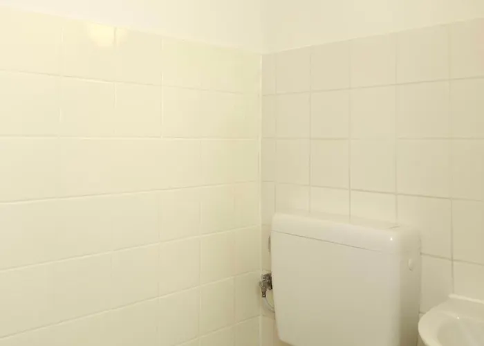 6 Bed Upscale Lejlighed