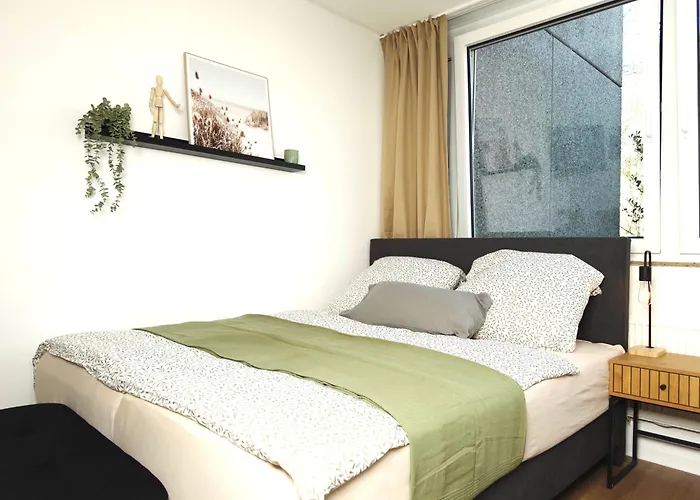 6 Bed Upscale Bochum